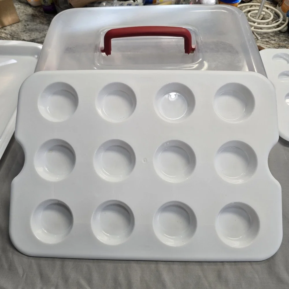 Rubbermaid Cupcake Devil Egg Cake Carrier Red